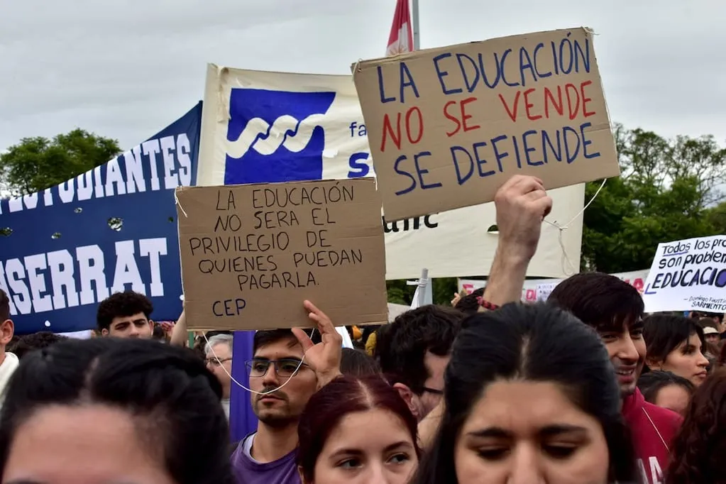 Marcha universitaria en Córdoba 3.jpg