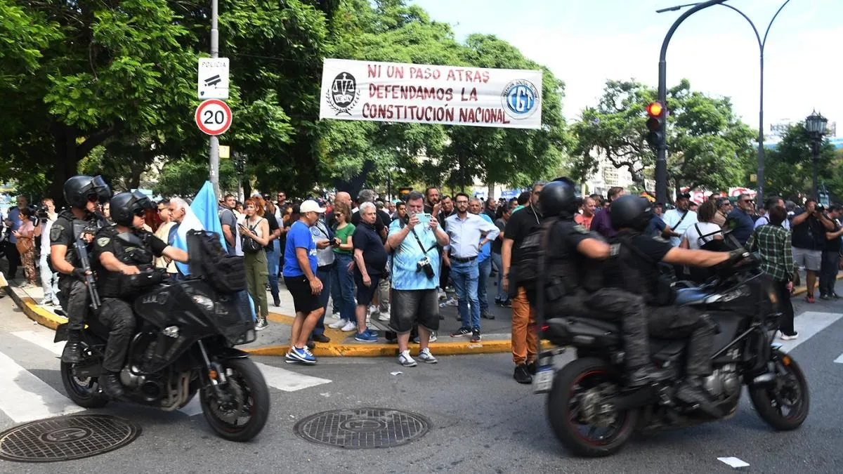 Marcha de la CGT contra el DNU de Milei 4.jpg