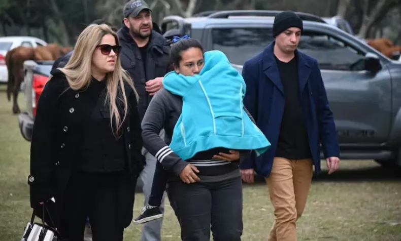 17_POLI_F-1 Camila Núñez y s abogada.jpg